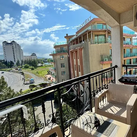 Vip Dolphin Apartment