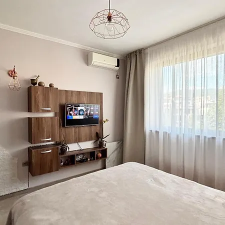 Vip Dolphin Apartment