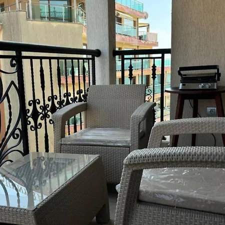 Vip Dolphin Apartment
